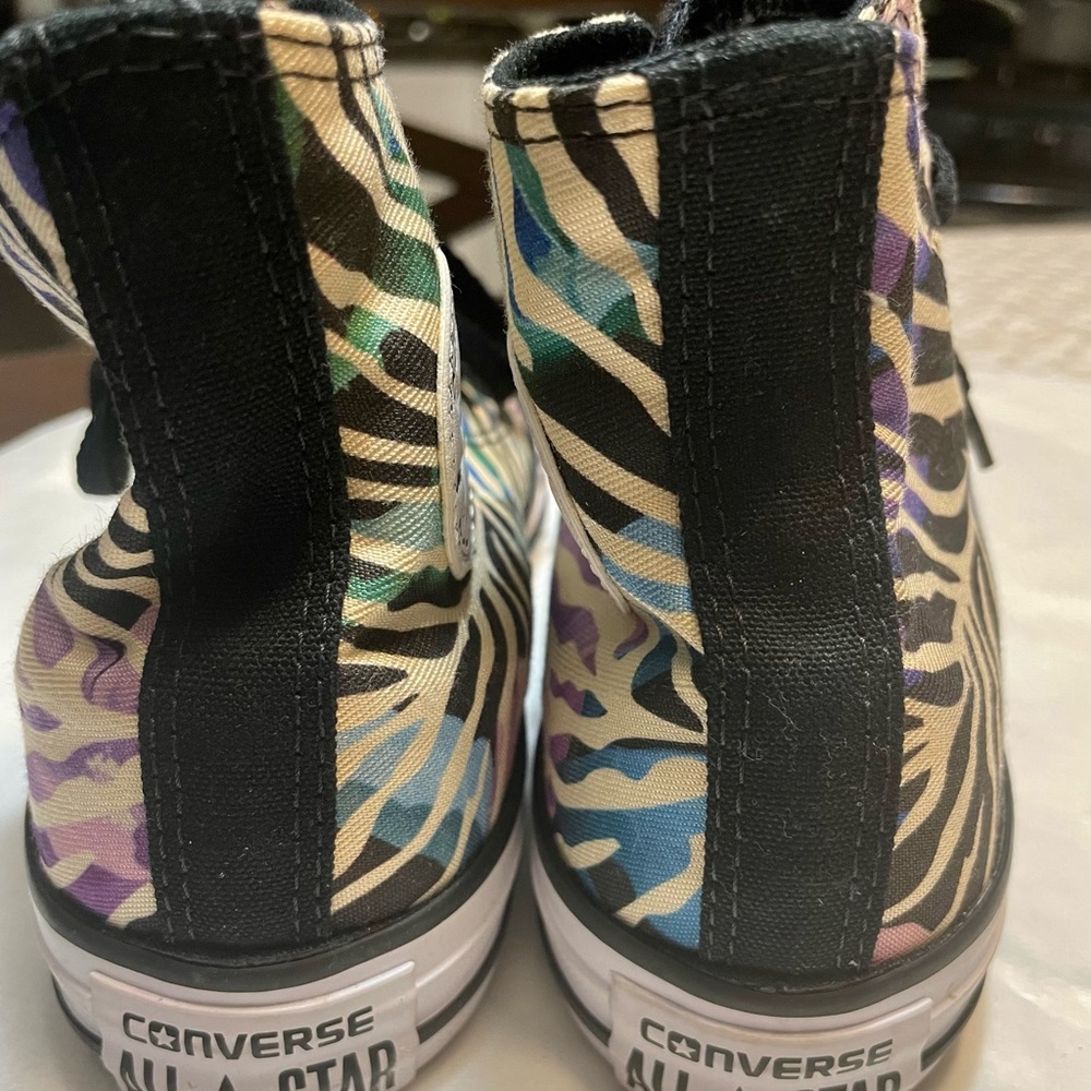 Converse Chuck Taylor All Star Zebra Floral High Top Women's Size 5 - Picture 3 of 4